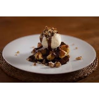 Ice Cream & Belgian Choc Sauce
