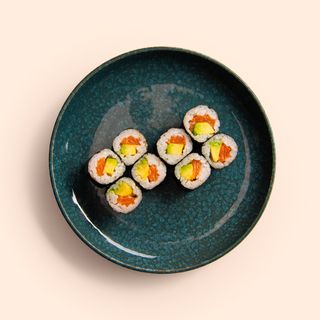 86. Hosomaki Salmón y Aguacate (8 pzs.)