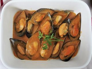 Mejillones Con Tomate (12 Uds.)
