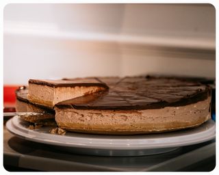 Veganski Kinder Bueno cheesecake bez šećera
