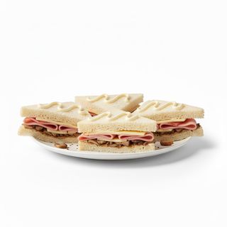 Tramezzino con funghi, prosciutto cotto, fontina e maionese