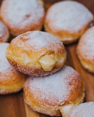 Bola de Berlim Creme de Ovo