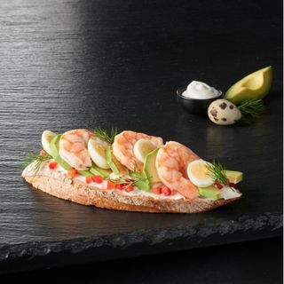 ტარტინი კრევეტებით და ავოკადოთი