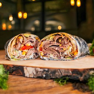 Kebab junetina u tortilji