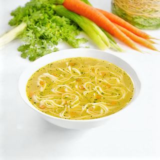 Domaća supa sa domaćim rezancima