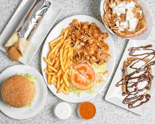 Menú Plato Kebab Con Patatas Y Queso Fundido