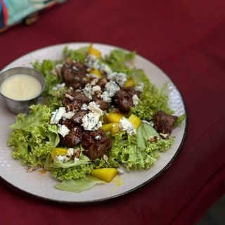 Салат з курячою печінкою, та фруктами