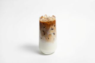 Айс-латте на растительном молоке