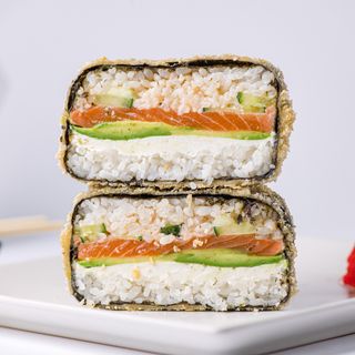 Суші бургер з лососем