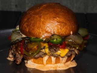 Chili cheese smash burger (285g)