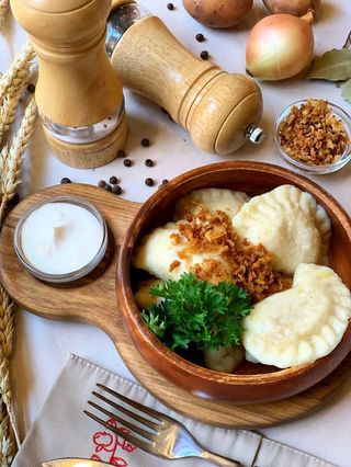 Вареники з копченою куркою та картоплею (220/30г)