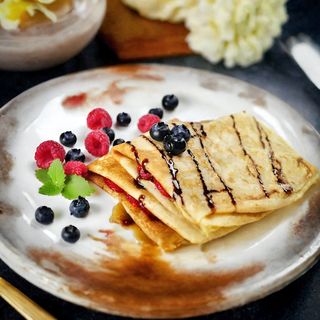 Crepes crema, frutti di bosco