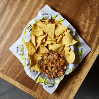 Chips con pico de gallo XL