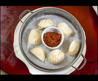 Colţunasi cu creveţi la aburi