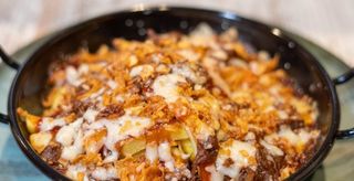 Plato gratinado de patatas barbacoa