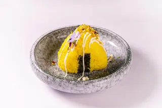 Onighiri yellow ebi