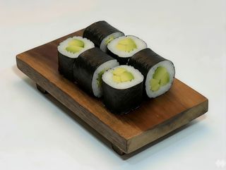 Hosomaki z awokado (185g)