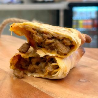 Empanada De Ternera Cortada A Cuchillo (1 Ud.)