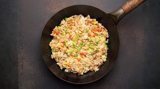 028 Riso con misto carne e gamberi