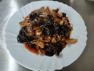 46.Carne de vita cu urechi de lemn