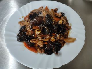 46.Carne de vita cu urechi de lemn