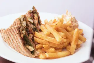 Chicken pesto and sundried tomatoes sandwich