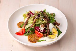 Тёплый салат с языком