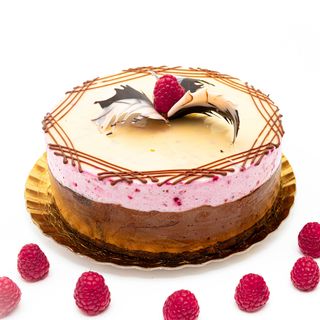 Tort mousse de zmeura si mousse de ciocolata belgiana
