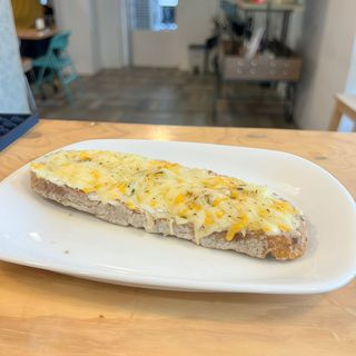 Tostada Mezcla de Quesos