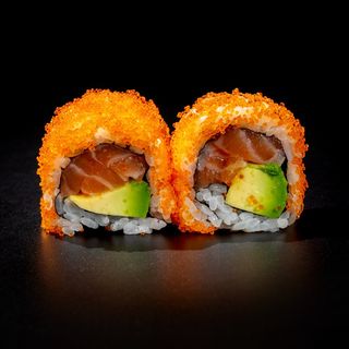 W122 Uramaki Salmón Tobiko (8 Uds.)