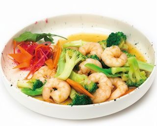 Langostino salteado con brócoli