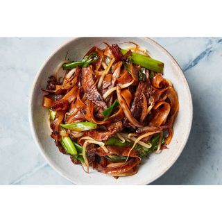 Beef chow main rice noodles and vegetable