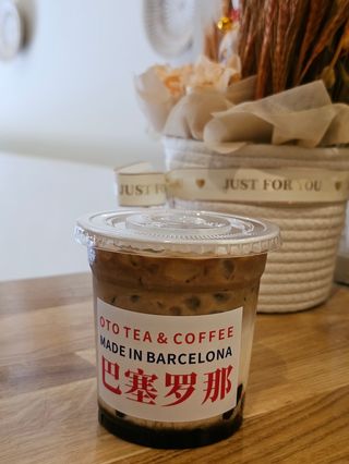 Iced latte con tapioca