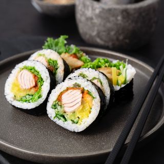 Futomaki pieczone Tuńczyk w tempurze na ostro