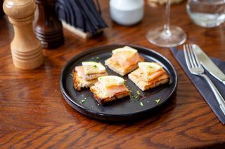 Bruschette cu somon afumat