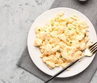 Бъркани яйца със сирене (250г)