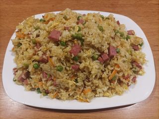 31. Ориз с къри (800гр)