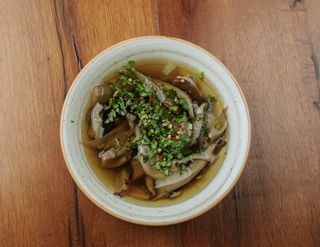 კალმახა სოკოს წვნიანი ტარხუნით