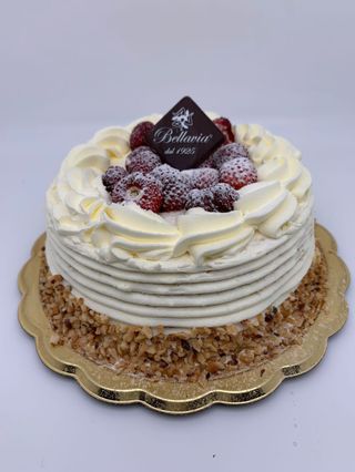 Torta Chantilly con fragoline 