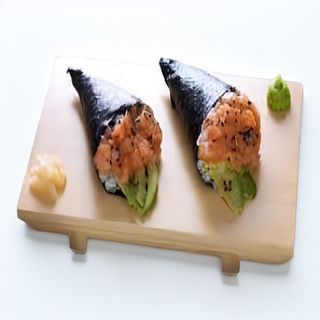 89. Temaki De Salmón Frito (2 Uds.)