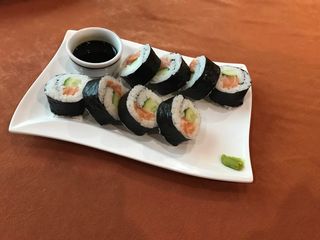 217А. Суши със сьомга (8бр)