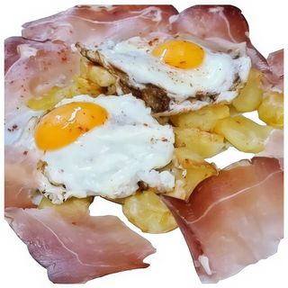 Patatas A Lo Pobre con Huevo y Jamón