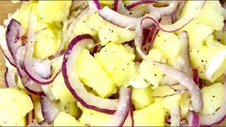 Картофена салата с лук (200г)
