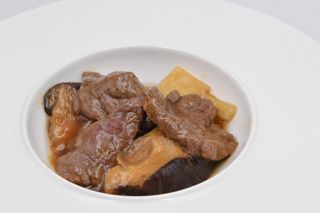 235-Manzo con bambù e funghi