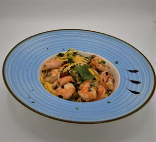 Spaghetti aglio olio și creveti 