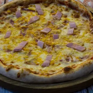 Pizza De Bacon Y 4 Quesos