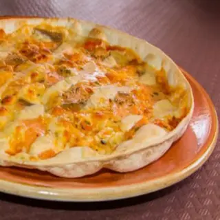 Pizza Bechamel Y Ahumados