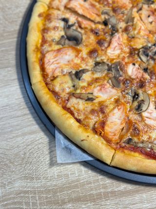 Пицца "Куриная с грибами" 25см  (400г)