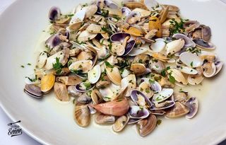 Tellinas en salsa verde