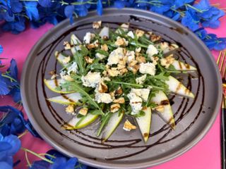 Салат з грушею